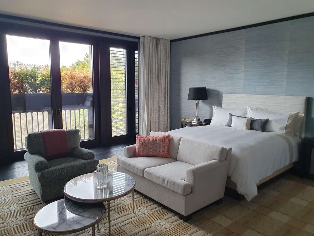 Curated visual reference: Grosvenor Bespoke Apartments With Ellmers London Photo Inspiration